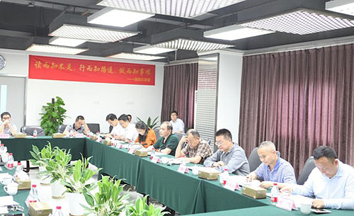 深纺集团召开学习贯彻十八大精神辅导报告会 深纺集团召开学习贯彻十八大精神辅导报告会