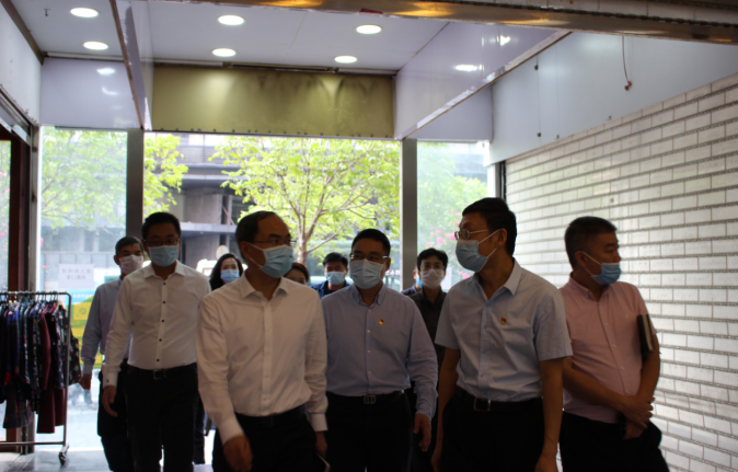 投控公司党委委员、副总经理杜秀峰率队来我司开展挂点调研服务工作 投控公司党委委员、副总经理杜秀峰率队来我司开展挂点调研服务工作